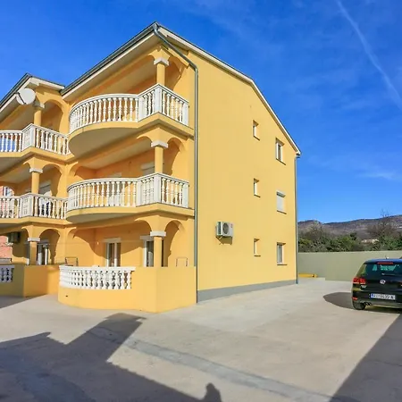 Kulas Apartmán *