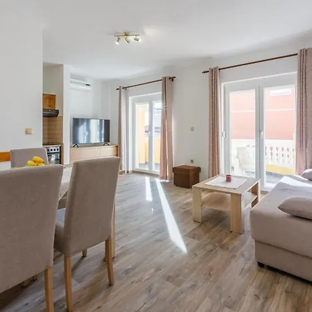 Kulas Apartmán Novi Vinodolski