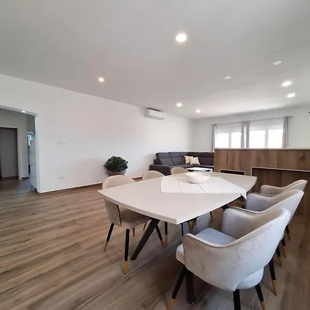 Kulas Appartement *